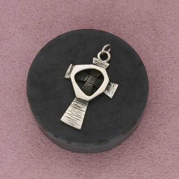 Sterling Jewelry - ⚡clearance⚡ sterling silver vintage rustic cross pendant
